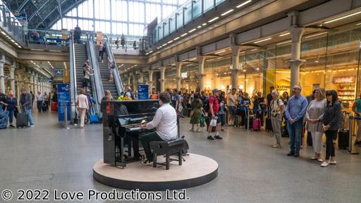 Ｅテレシアター　才能発掘！ザ・ピアノ　（１）ロンドン・セントパンクラス駅🈔🈑