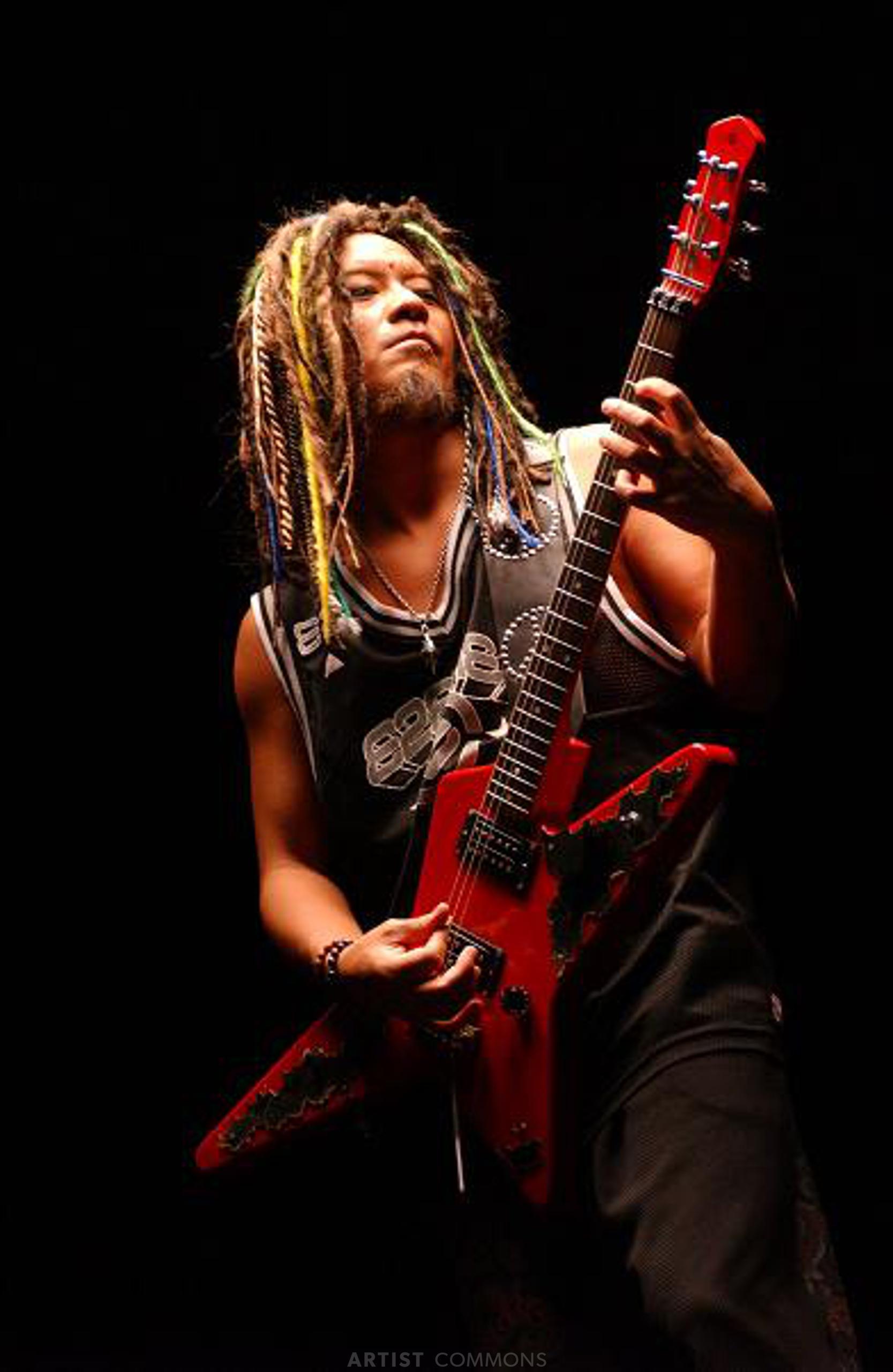 高崎 晃（タカサキ アキラ）