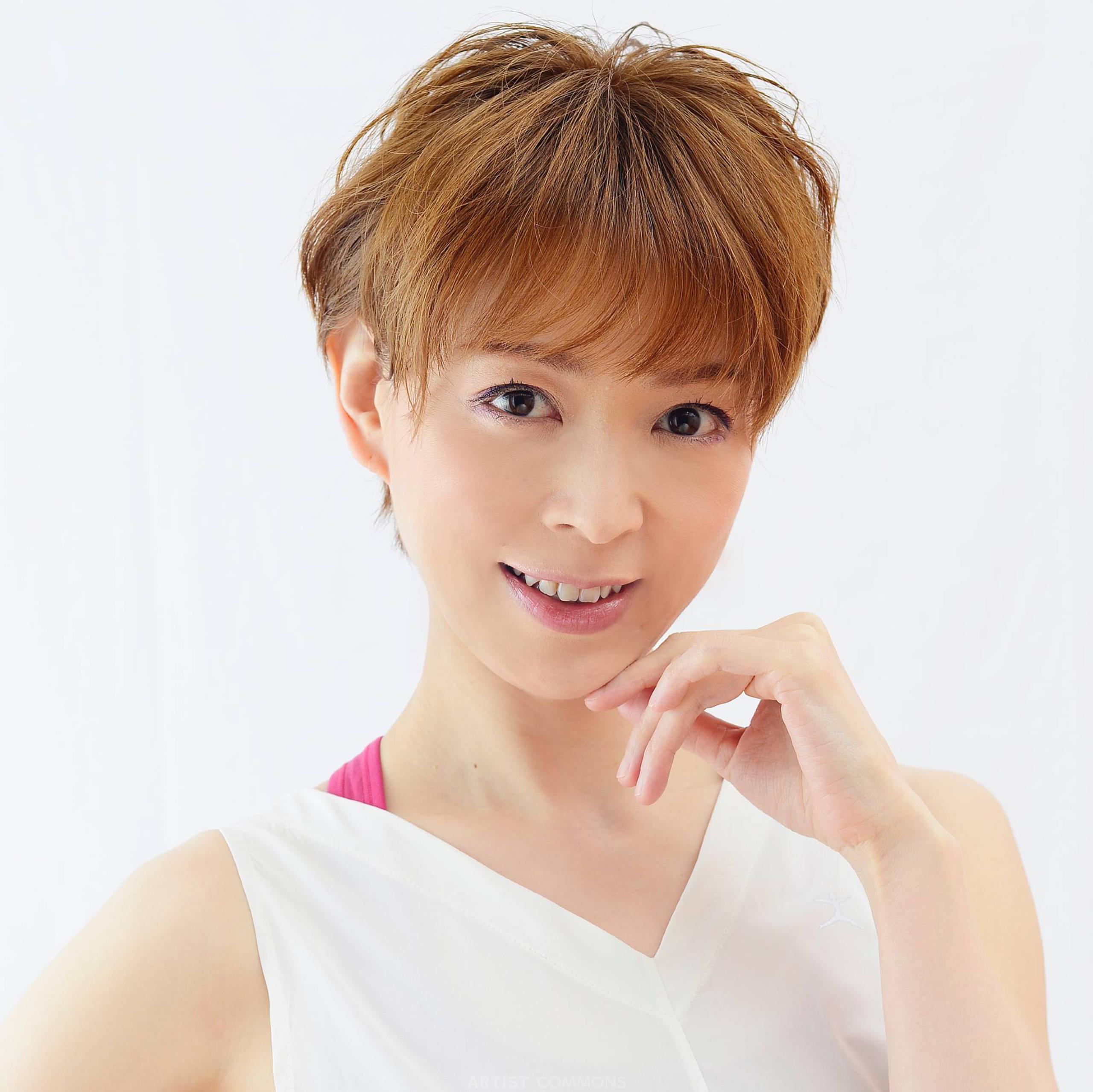 初嶺 麿代