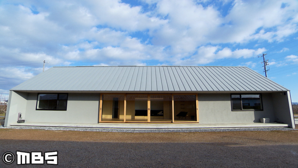 住人十色【人気プロダクトデザイナーが建てた　巨大なブランク(余白)のある家】🈖🈑