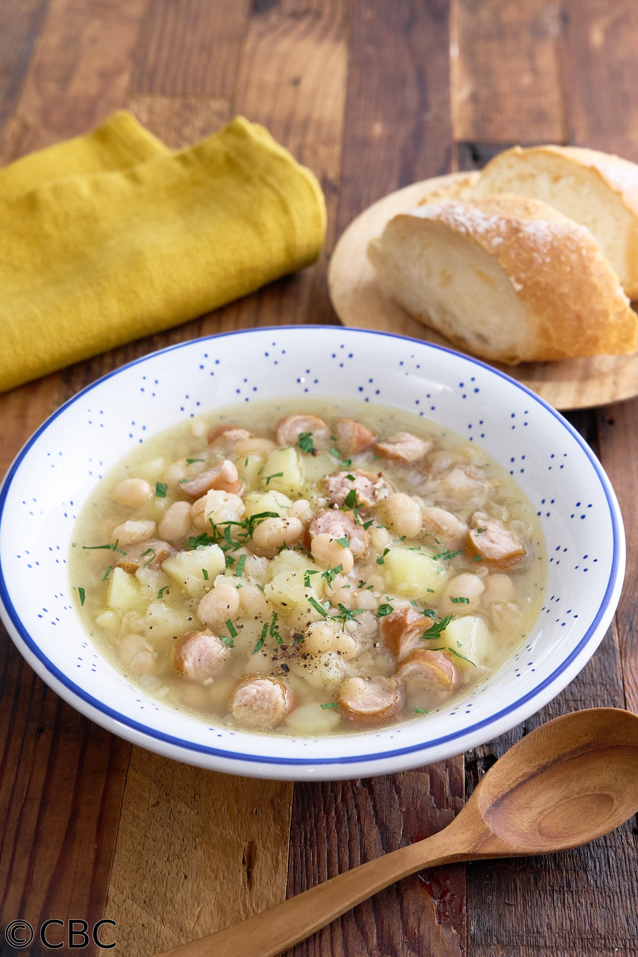 ３分クッキング🈑【ソーセージと白いんげん豆、じゃが芋のスープ】