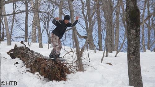 ＮＯ　ＭＡＴＴＥＲ　ＢＯＡＲＤ　札幌市内でバックカントリー！春の訪れ感じるツアー