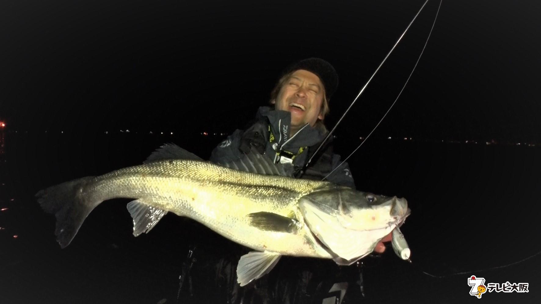 ＴＨＥフィッシング　大潮狙い撃ちで圧巻の爆釣劇　厳寒のウェーディングシーバス🈑🈖