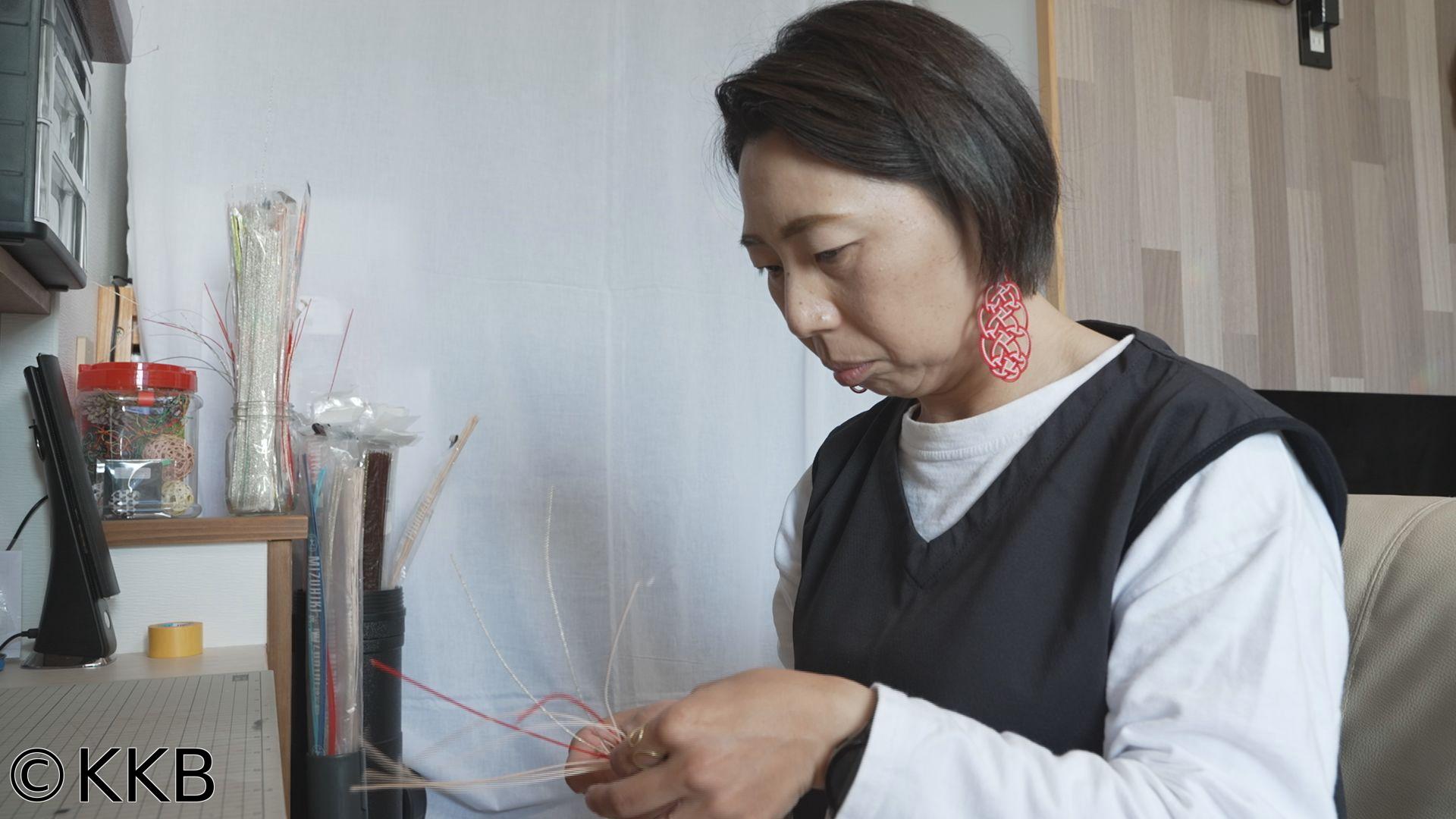 てとてと〜好きがカタチになる〜▽梅色の水引で作るブローチ