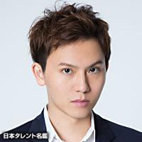 岡田　亮輔