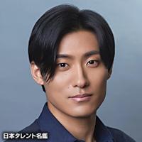 松谷 鷹也